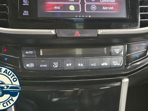 Used 2017 Honda Accord EX-L image 17