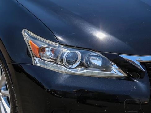 Used 2013 Lexus CT 200h w/ Premium Pkg w/Navigation FWD image 11