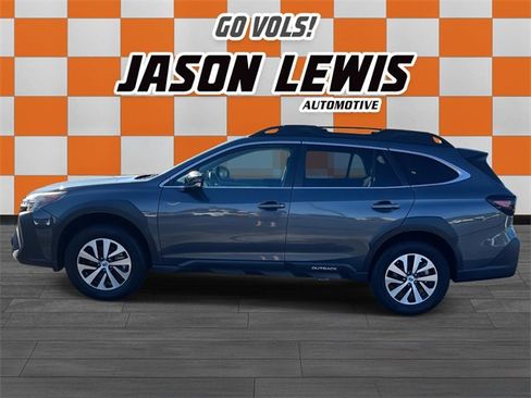 Used 2023 Subaru Outback Premium image 7