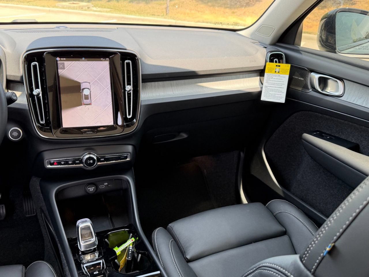 New 2026 Volvo XC40 B5 Plus w/ Climate Package AWD/4WD image 12