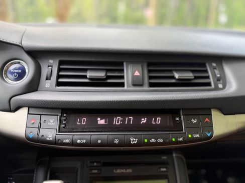 Used 2016 Lexus CT 200h w/ Seat Comfort Package FWD image 24