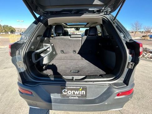 Used 2018 Jeep Cherokee Limited w/ Technology Group image 26