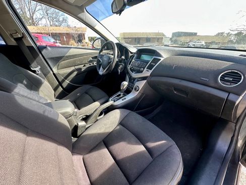 Used 2013 Chevrolet Cruze LT image 19