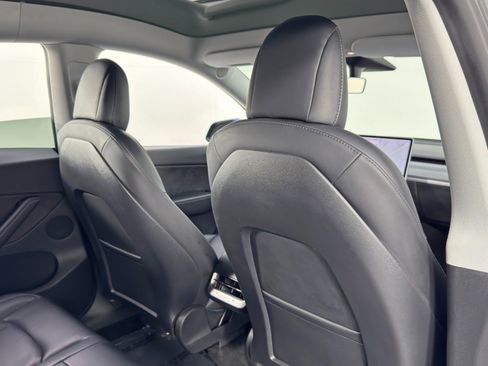Used 2021 Tesla Model Y Performance image 41