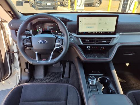 Certified 2025 Ford Explorer ST image 14