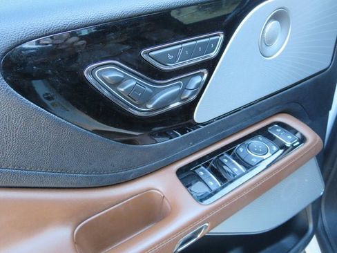 Used 2022 Lincoln Aviator Reserve w/ Equipment Group 201A AWD/4WD image 8