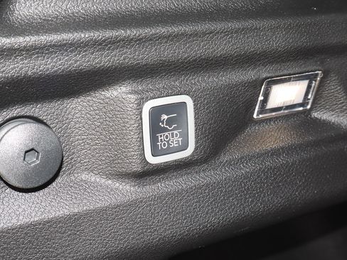 New 2025 Jeep Grand Cherokee L Altitude image 18