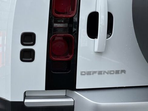 Used 2024 Land Rover Defender 130 S image 25