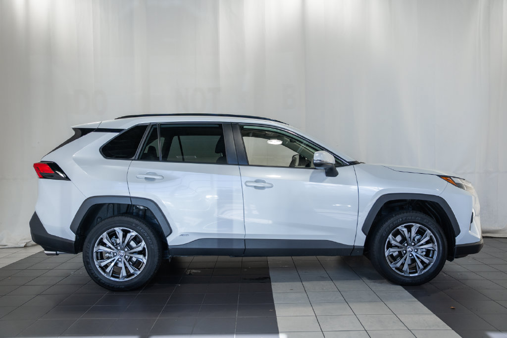 Certified 2025 Toyota RAV4 XLE Premium AWD/4WD image 3