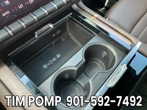 Used 2025 GMC Yukon Denali Ultimate AWD/4WD image 32