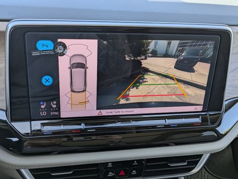 New 2026 Volkswagen Atlas SE FWD image 23