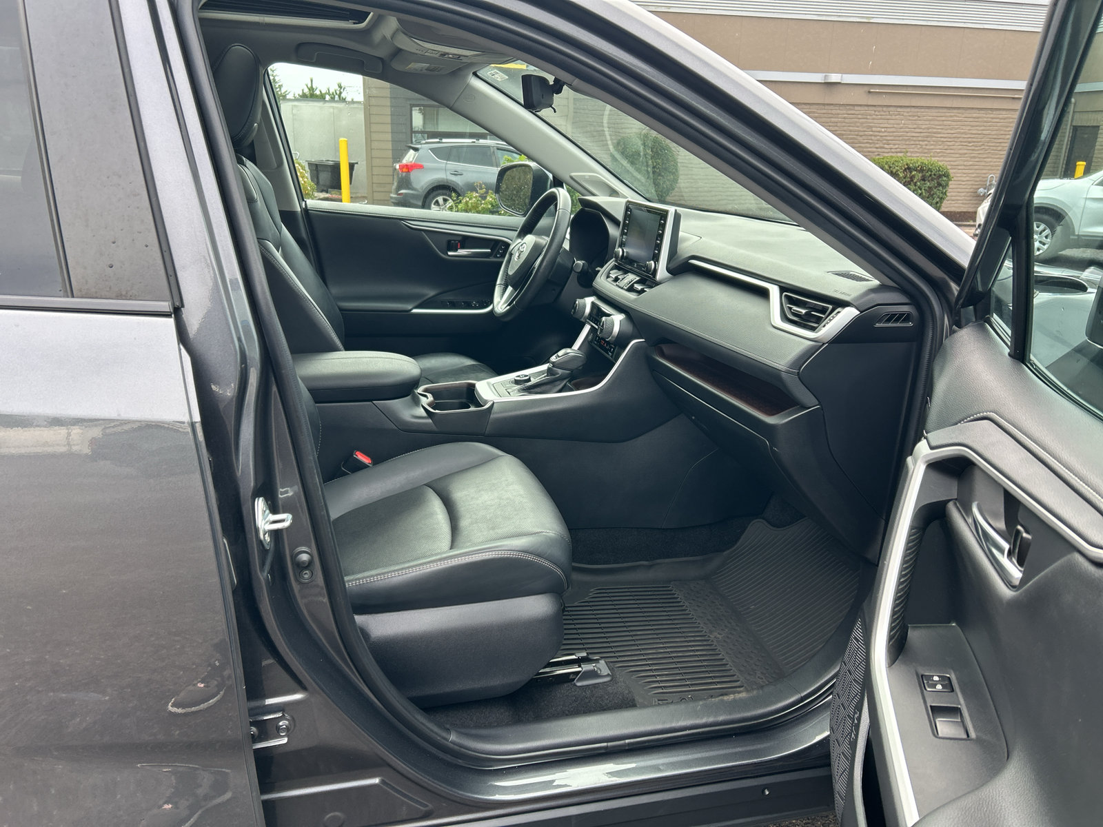 Used 2021 Toyota RAV4 Limited w/ Limited Grade Weather Package AWD/4WD image 23