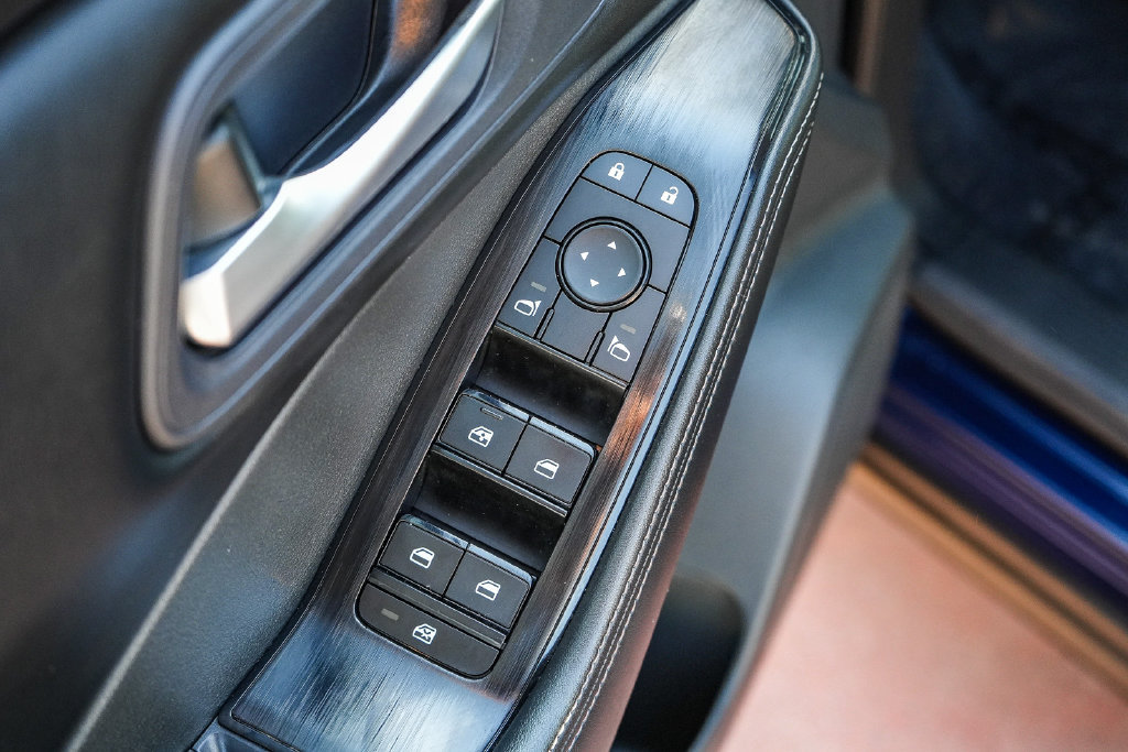 Used 2024 Nissan Rogue SV FWD image 19
