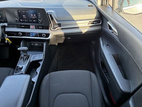 Used 2025 Kia Sportage LX image 11