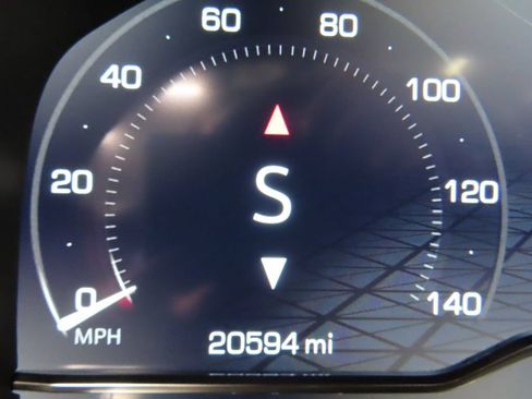 Used 2024 GMC Yukon SLT w/ SLT Luxury Package AWD/4WD image 17