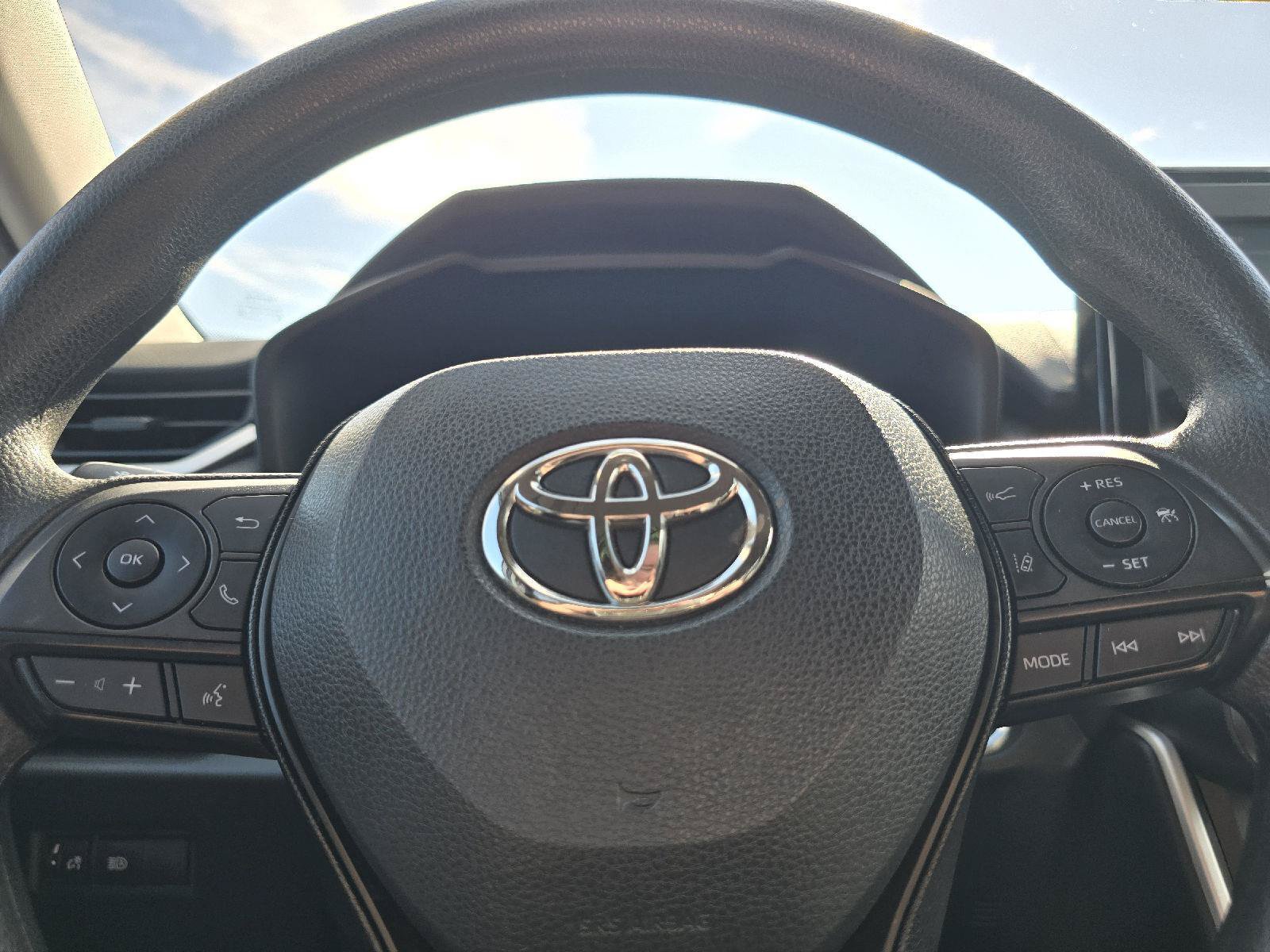 Used 2020 Toyota RAV4 XLE w/ All Weather Liner Package AWD/4WD image 19