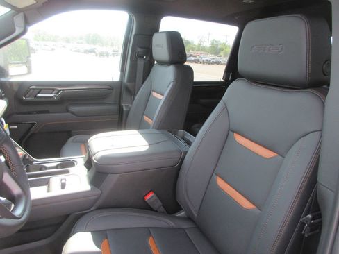 New 2026 GMC Sierra 2500 AT4 w/ AT4 Premium Plus Package AWD/4WD image 13