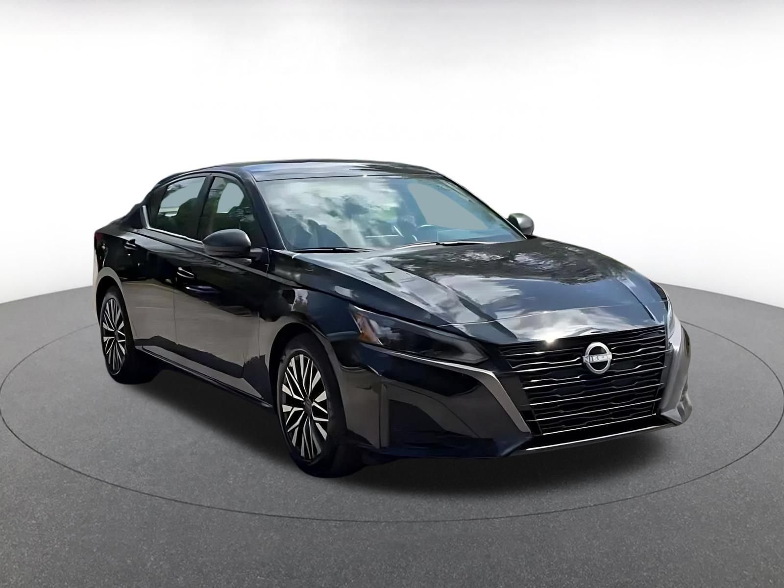Used 2026 Nissan Altima 2.5 SV FWD image 3