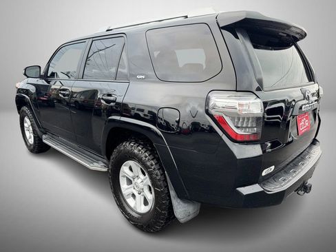 Used 2018 Toyota 4Runner SR5 Premium image 4