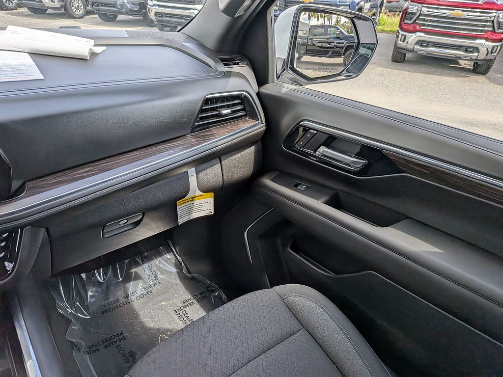 Certified 2025 Chevrolet Suburban LS AWD/4WD image 42
