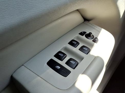 Used 2023 Volvo XC60 B5 Core FWD image 11