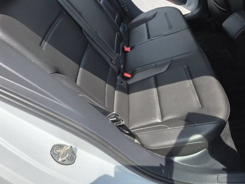 Used 2020 Volkswagen Golf 4-Door FWD image 16