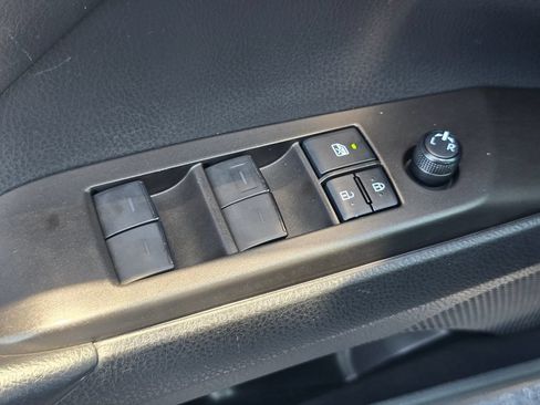 Certified 2022 Toyota Camry SE FWD image 23