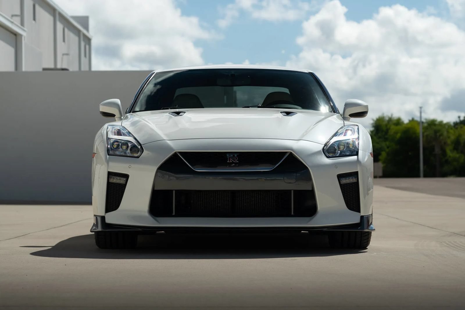 Used 2017 Nissan GT-R Premium w/ Premium Interior Package AWD/4WD image 24