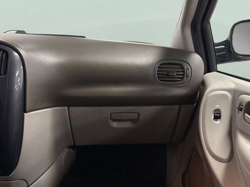 Used 2006 Dodge Grand Caravan SXT image 35