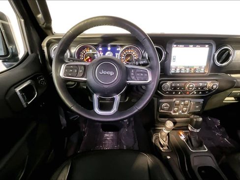 Used 2022 Jeep Wrangler Unlimited Sahara image 6