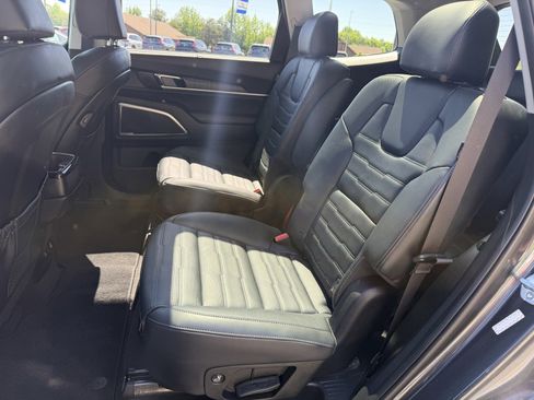Used 2024 Kia Telluride SX Prestige AWD/4WD image 11