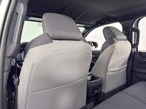 Used 2024 Toyota Tacoma TRD Off-Road image 33