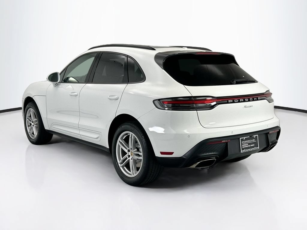 Certified 2023 Porsche Macan AWD/4WD image 3