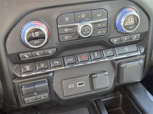 Used 2022 GMC Sierra 2500 Denali w/ Denali Ultimate Package image 24