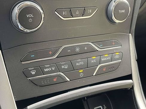 Used 2017 Ford Edge SEL w/ Equipment Group 201A FWD image 15