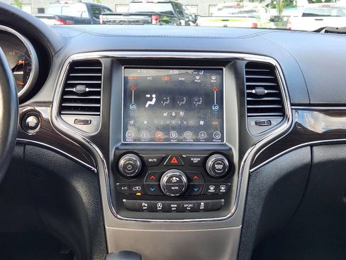 Used 2018 Jeep Grand Cherokee Overland image 18