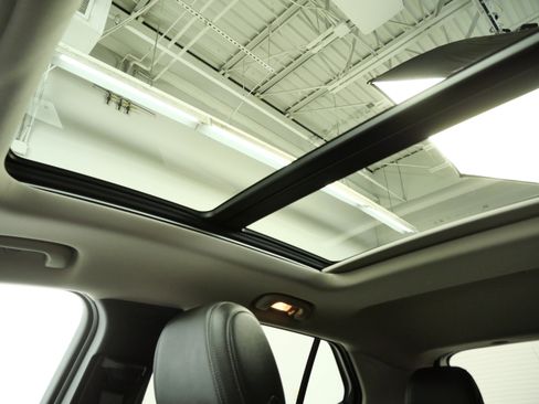 Used 2020 Buick Encore GX Select w/ Experience Buick Package AWD/4WD image 31