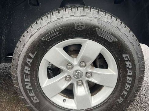 Used 2019 RAM 1500 Express image 16