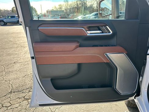 Used 2024 GMC Sierra 3500 Denali Ultimate image 11