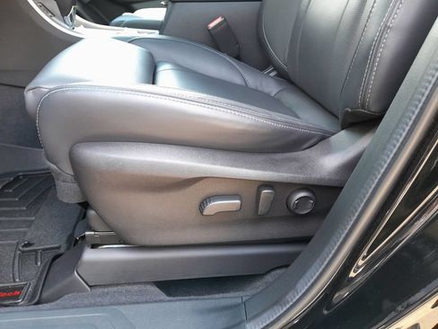 Certified 2022 Subaru Ascent Touring AWD/4WD image 15