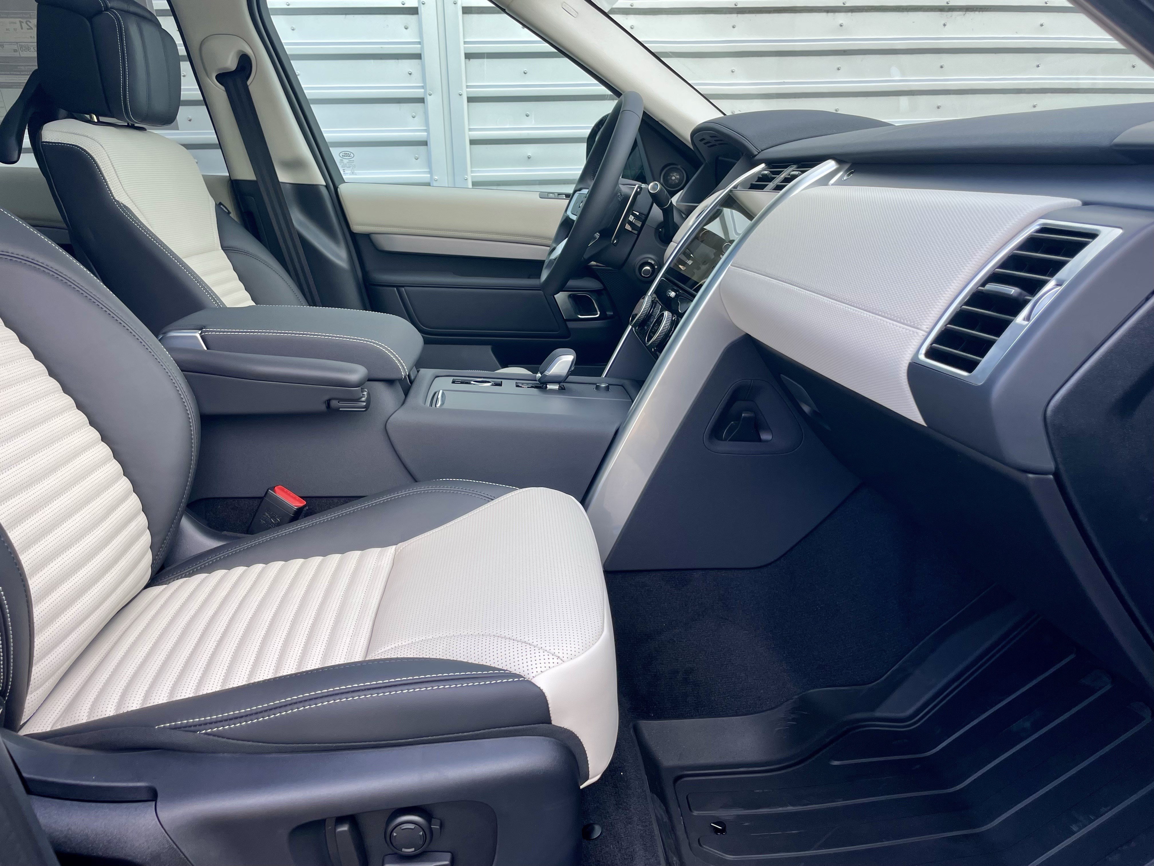 New 2026 Land Rover Discovery Dynamic SE AWD/4WD image 15