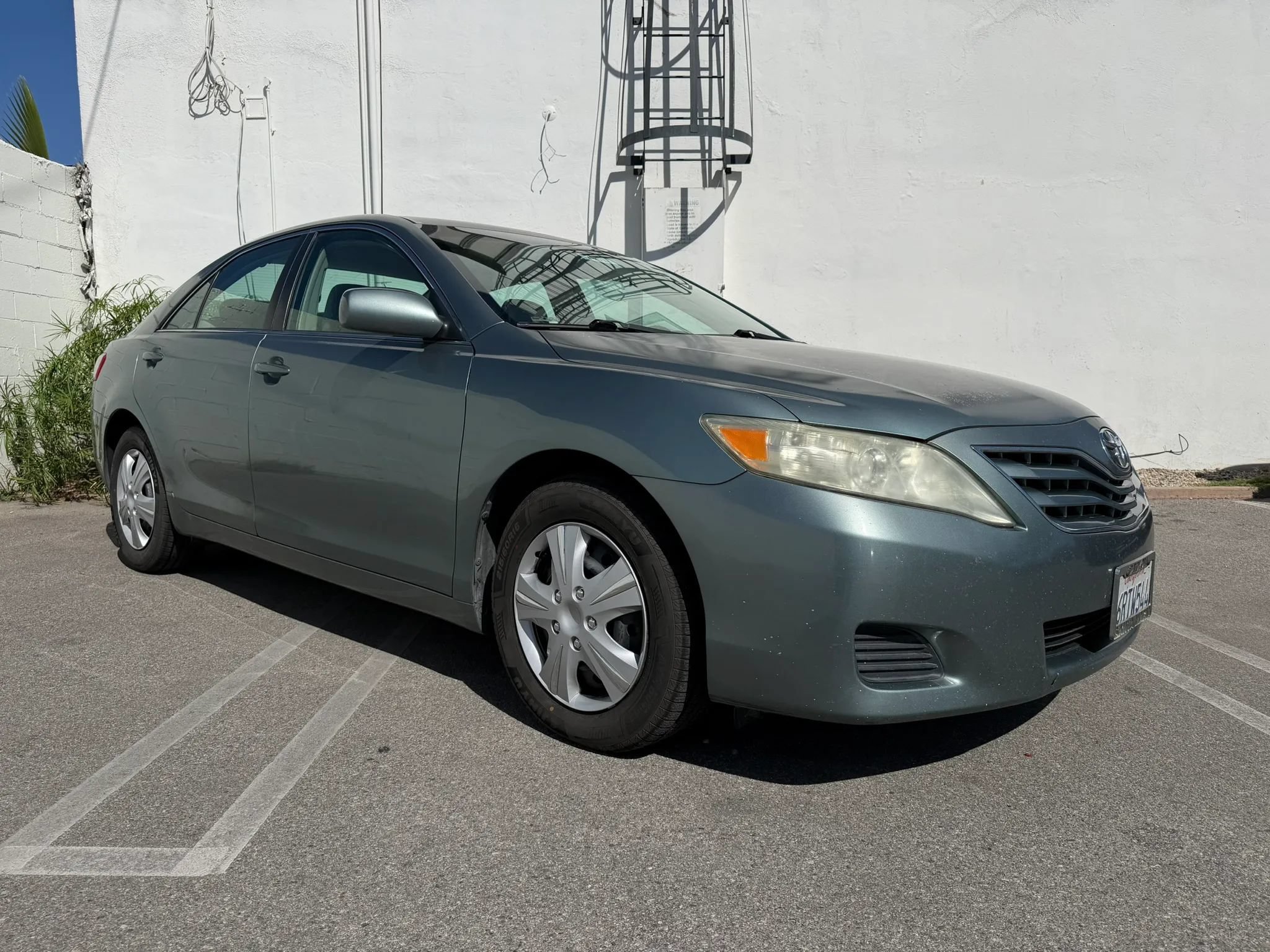 Used 2011 Toyota Camry LE FWD image 5