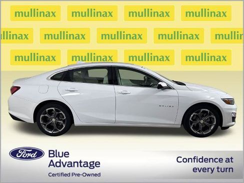 Used 2021 Chevrolet Malibu LT w/ Leather Package FWD image 2