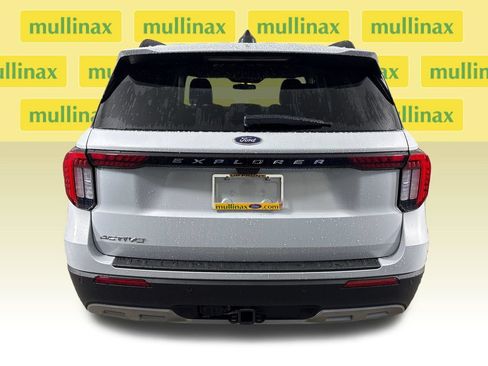 New 2026 Ford Explorer Active w/ Active Comfort Package RWD image 8