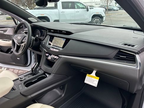 New 2026 Cadillac XT5 Sportv w/ LPO, Floor Liner Package image 33