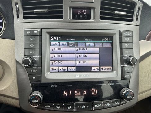 Used 2011 Toyota Avalon Limited image 16