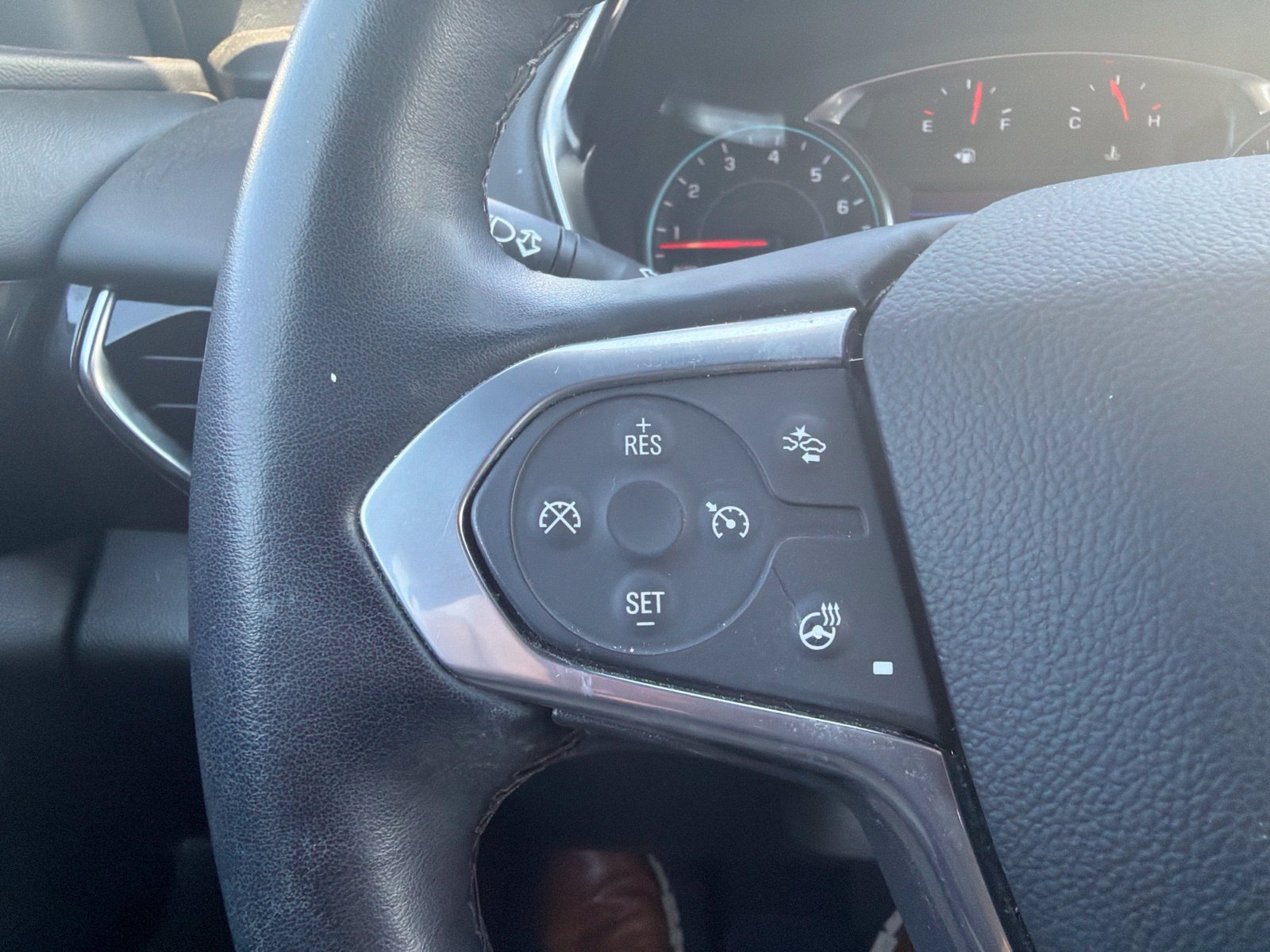 Used 2024 Chevrolet Traverse RS FWD image 30