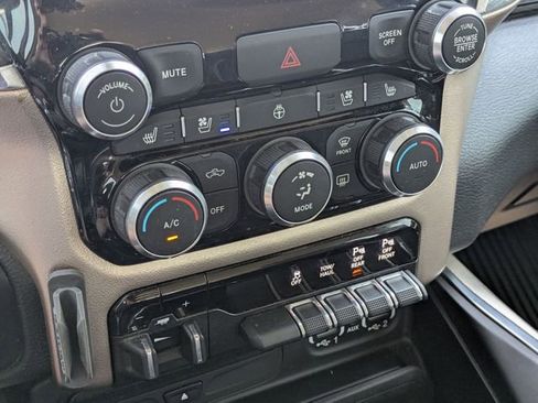 Used 2019 RAM 1500 Laramie AWD/4WD image 21