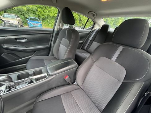 Used 2025 Nissan Sentra SV FWD image 22