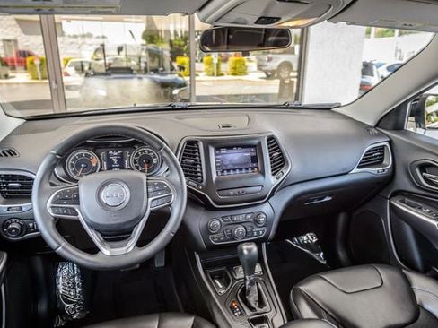 Used 2019 Jeep Cherokee Latitude Plus FWD image 24